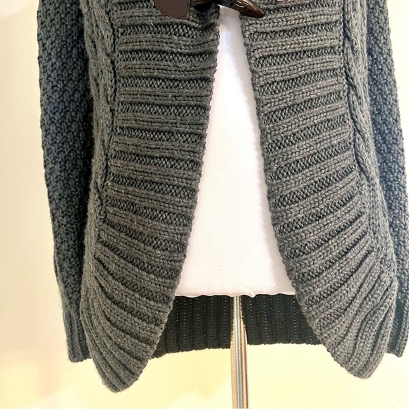 J.McLaughlin Wool Toggle chunky Cable knit cardigans Gray luxury women’s size S - Picture 4 of 12